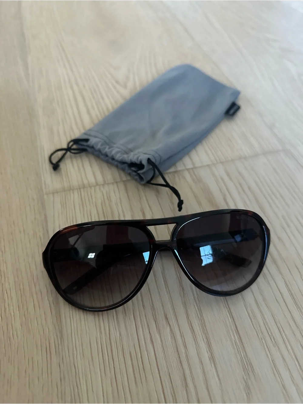 Tommy Hilfiger Aviator Sunglasses with Dark Gradient Lenses